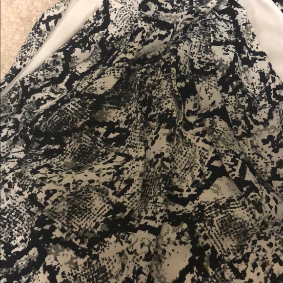 Express Tank Top with Neck Tie - Picture 4 of 4